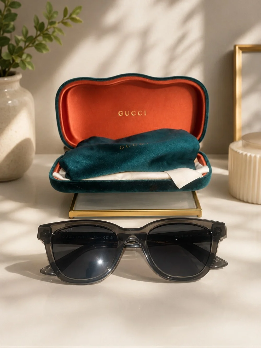 New Gucci Black Sunglasses With Case